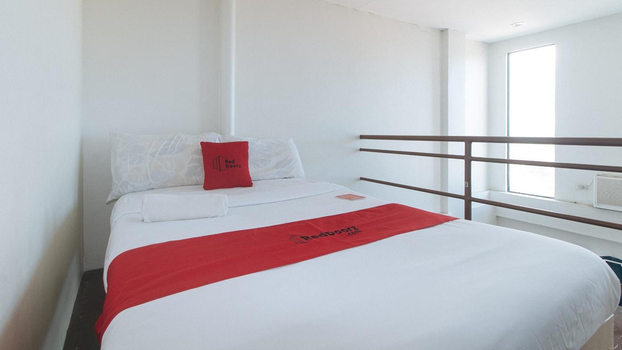 Reddoorz At Goldentown Hotel Davao City Bagian luar foto